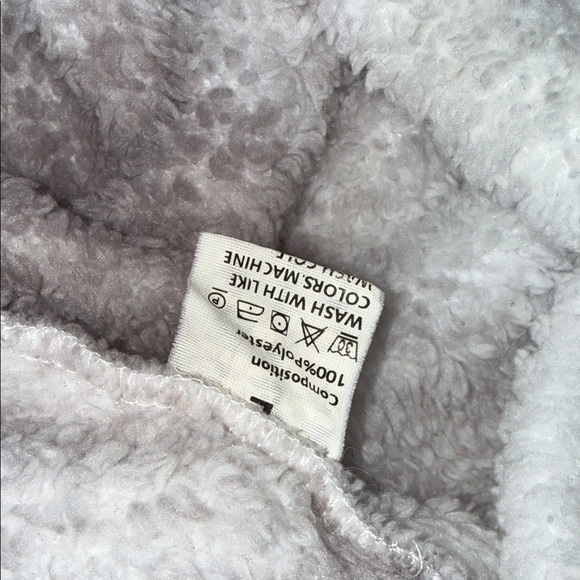 Cozy Plaid Jacket - Picture 4 of 5